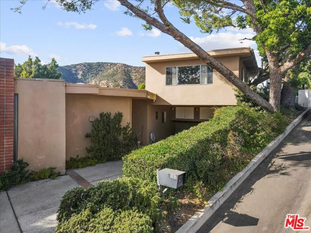 Property photo of 1387 Casiano RD
