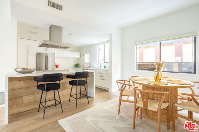 Property photo of 1823 N Fuller AV