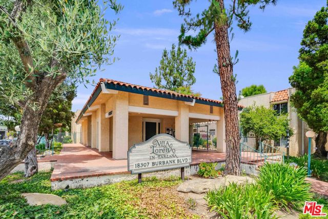 Photo of 18307 Burbank Bl