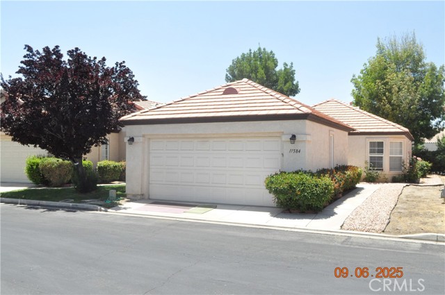 Property photo of 11584 Oak ST