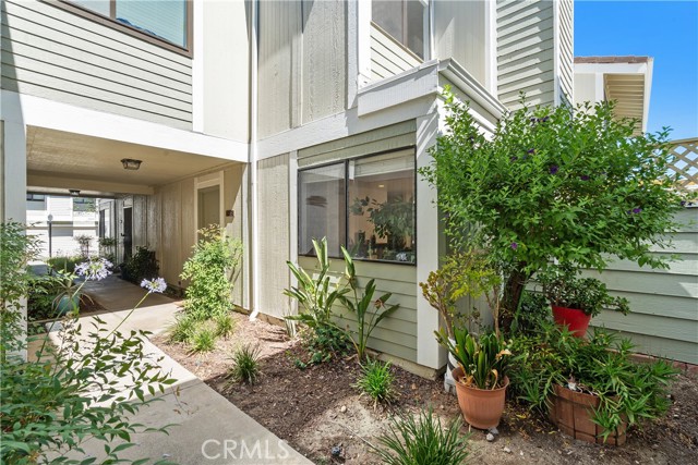 Property photo of 27074 Hidaway AV