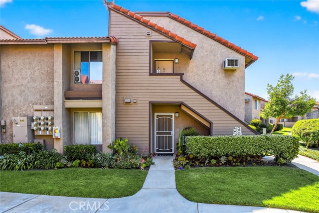 Property photo of 1535 Border AV