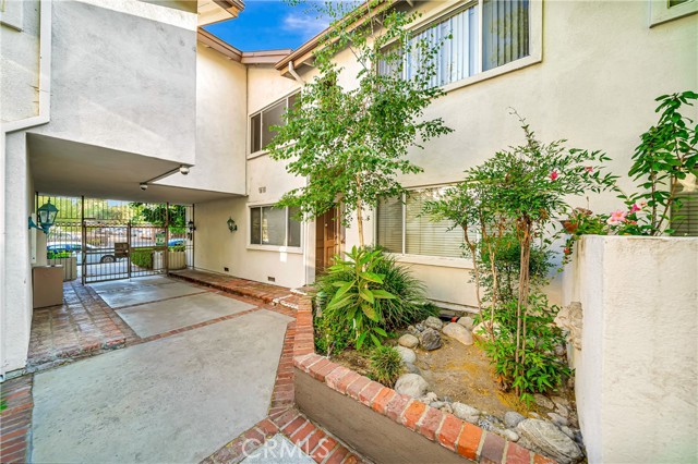 Property photo of 18619 Collins ST