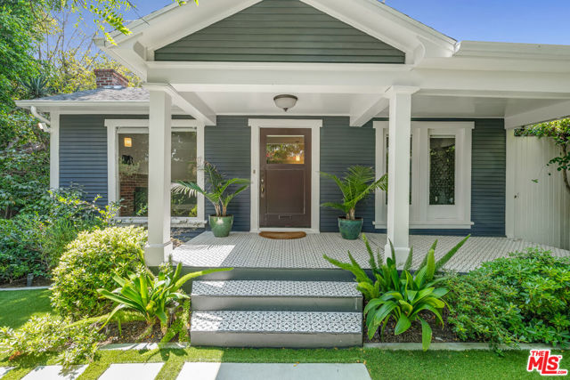Property photo of 7024 De Longpre AV