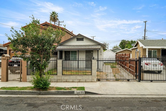 Property photo of 2015 E Wayside ST