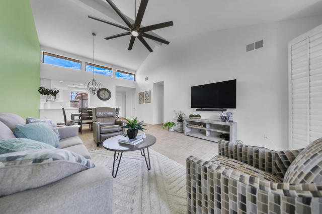Property photo of 412 S Sierra Madre