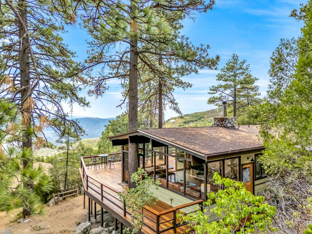 Property photo of 27011 Lookout LN