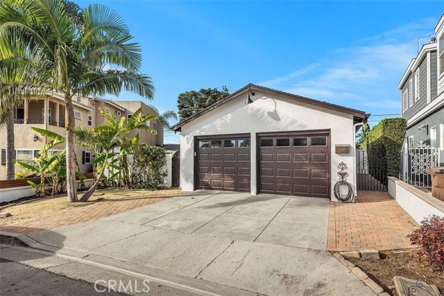 Property photo of 228 W Mariposa