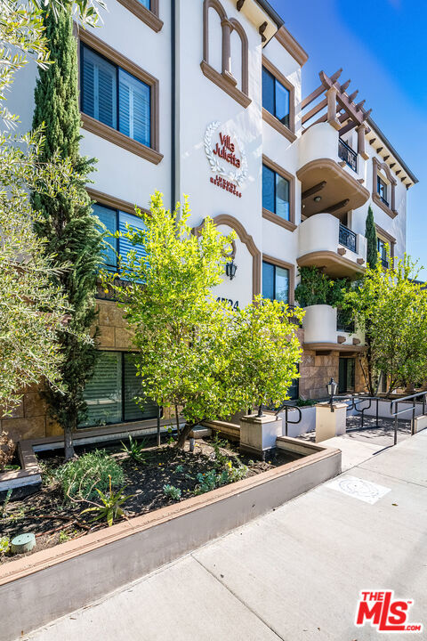Property photo of 4724 Kester AV