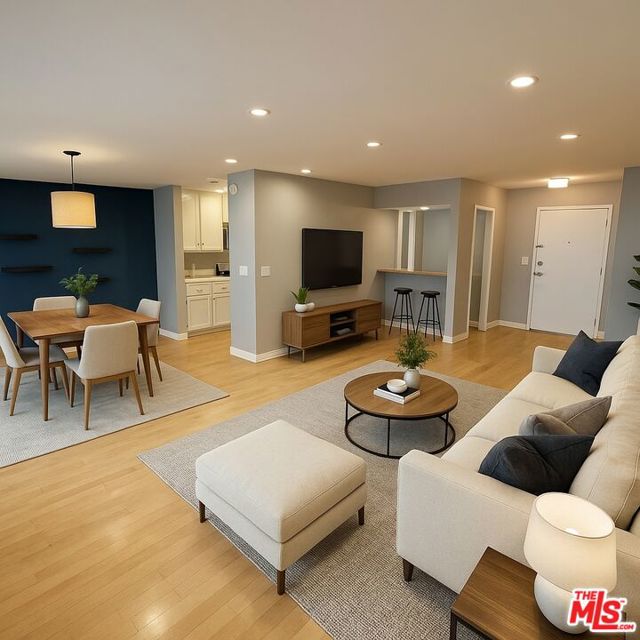 Property photo of 1250 N Kings RD
