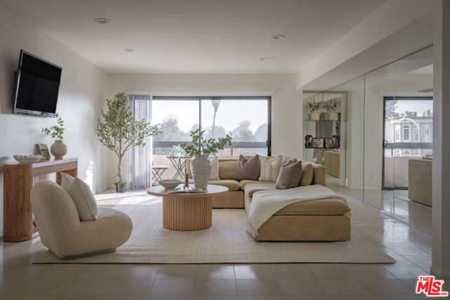 Photo of 4829 Whitsett Av