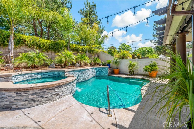 Property photo of 46382 Lone Pine DR