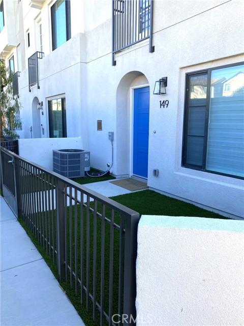 Property photo of 149 E Knox DR