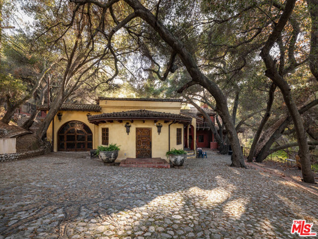 Property photo of 1135 N Topanga Canyon BL