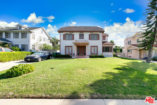 Property photo of 2136 S Victoria AV