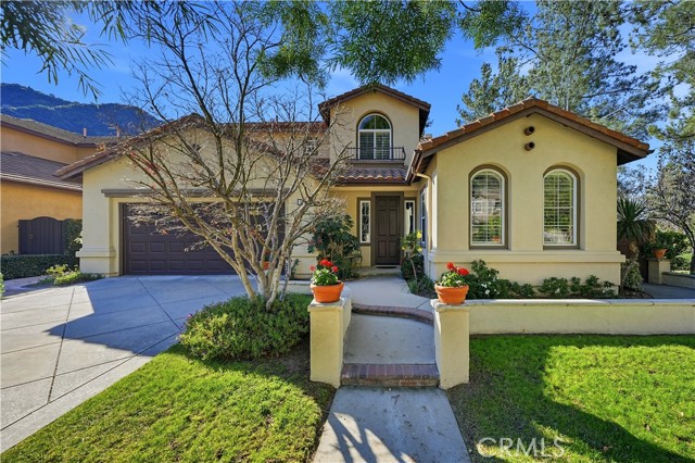 Property photo of 10 Boulder Ridge CT