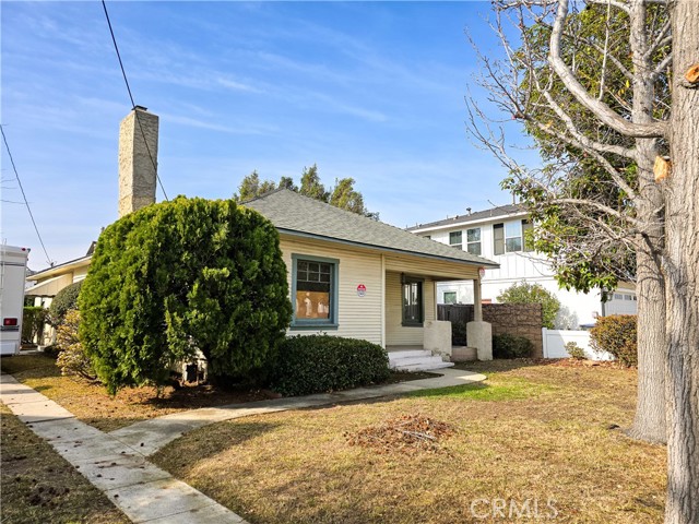 Property photo of 121 Cecil PL