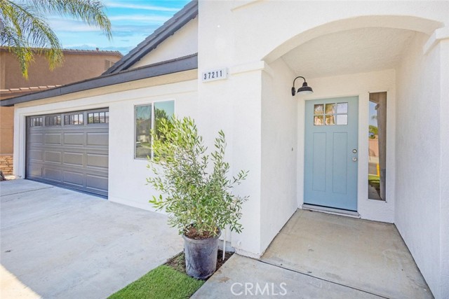 Property photo of 37211 Jerome LN