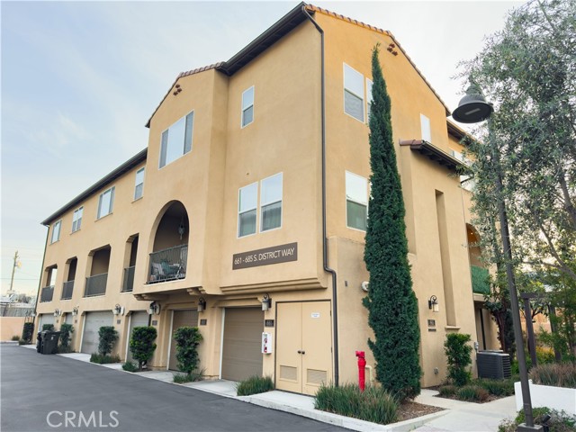 Property photo of 665 S District WY