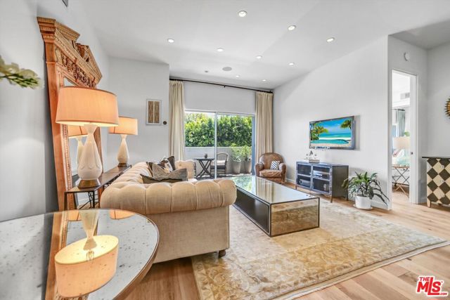 Property photo of 999 N Doheny DR