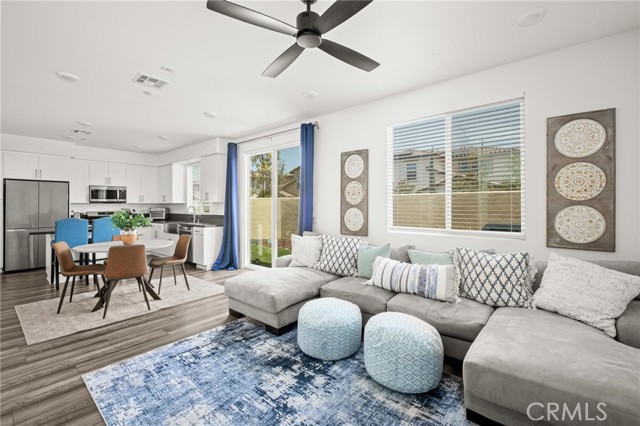 Property photo of 1924 N Floret DR