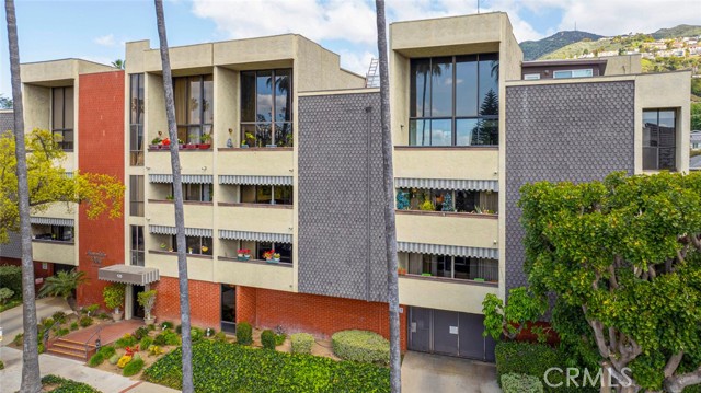 Property photo of 125 W Mountain ST
