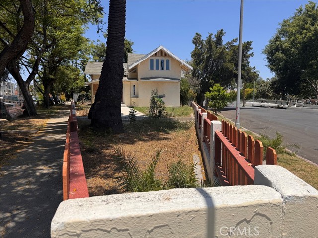 Property photo of 158 S Hoover ST