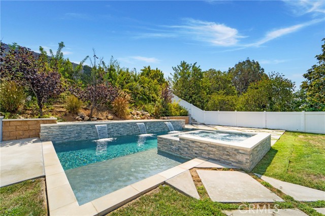 Property photo of 19622 Crestknoll DR