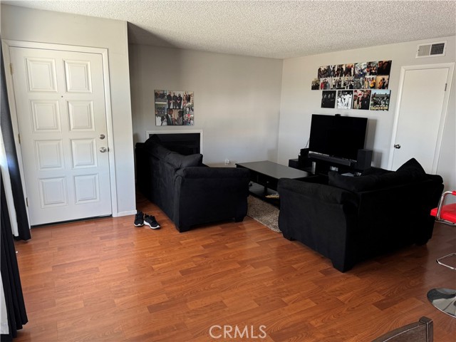 Property photo of 1549 W 146th St