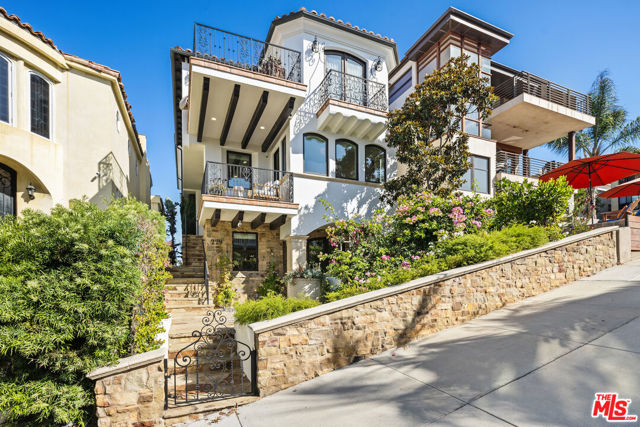 Property photo of 229 24th ST