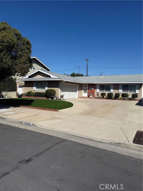 Property photo of 9704 Doreen