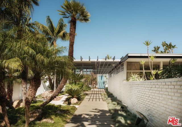 Property photo of 1911 La Mesa DR