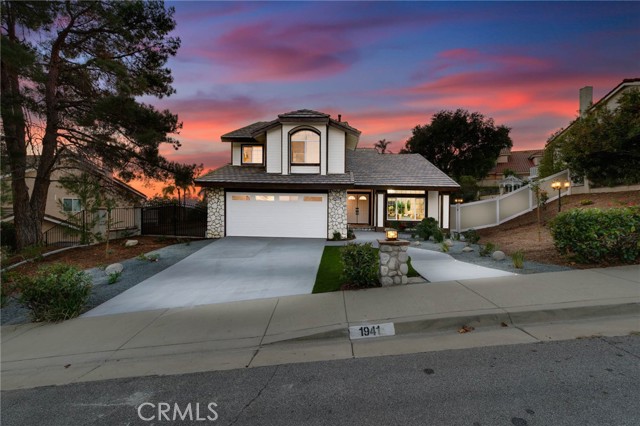 Property photo of 1941 N Onyx