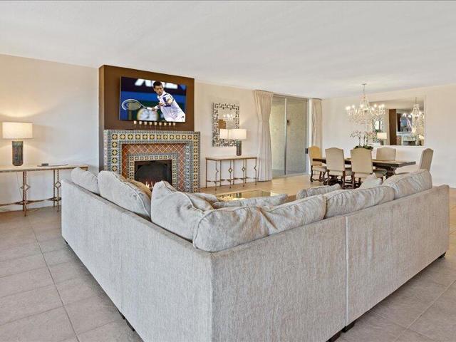 Property photo of 899 Island DR