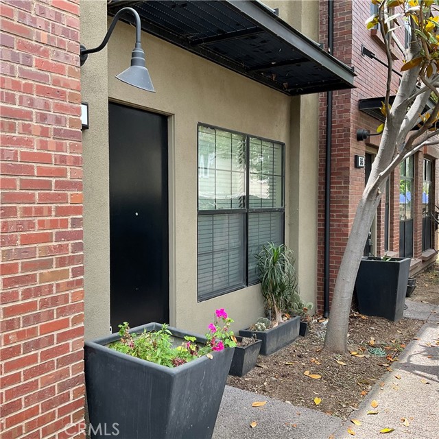 Property photo of 563 W Maple AV