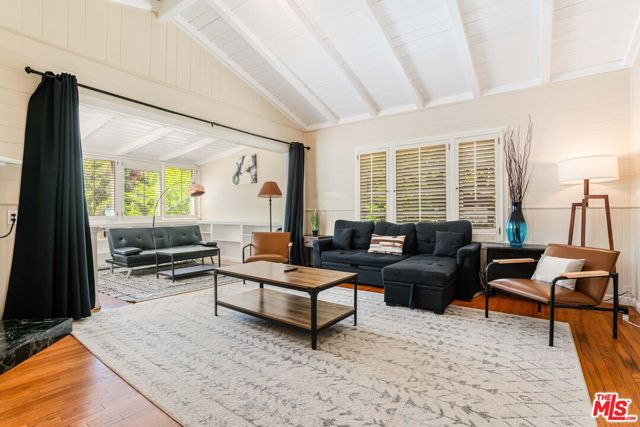 Property photo of 10306 Seabury LN