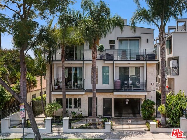 Property photo of 1153 N Formosa AV