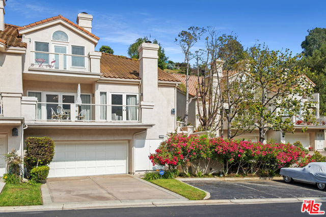 Property photo of 622 Palisades DR