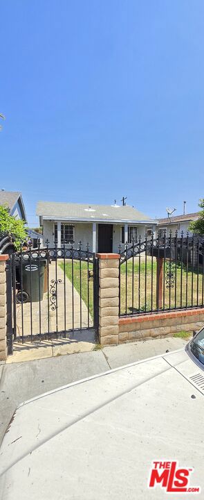 Property photo of 1413 W 99th ST