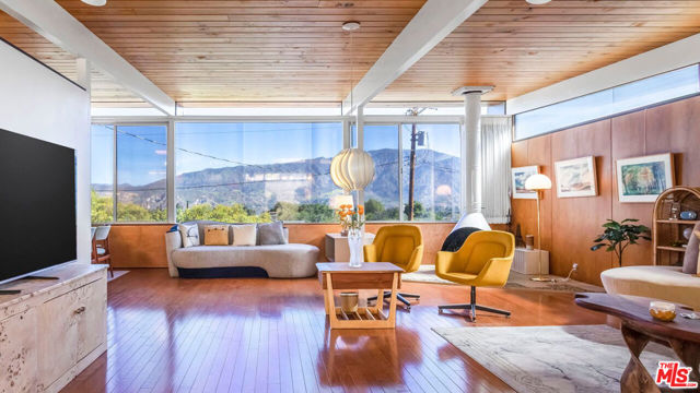 Property photo of 8554 Day ST