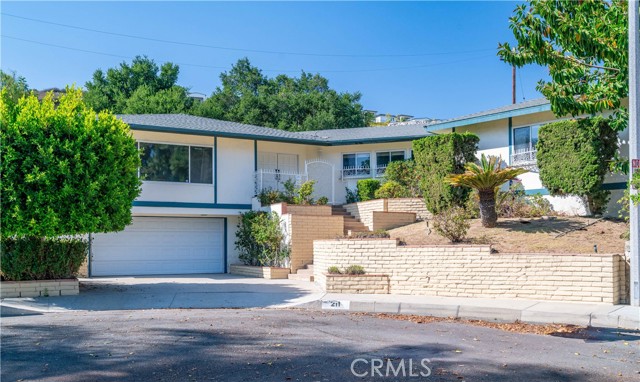 Photo of 211 Peacock Ln