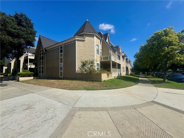 Property photo of 300 E Chestnut AV