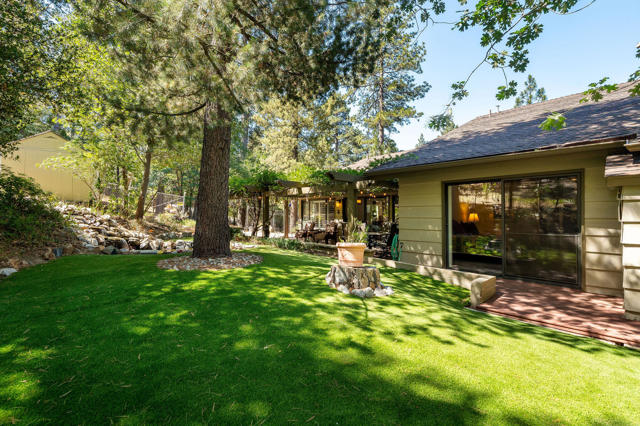 Property photo of 26800 Meadow Glen DR