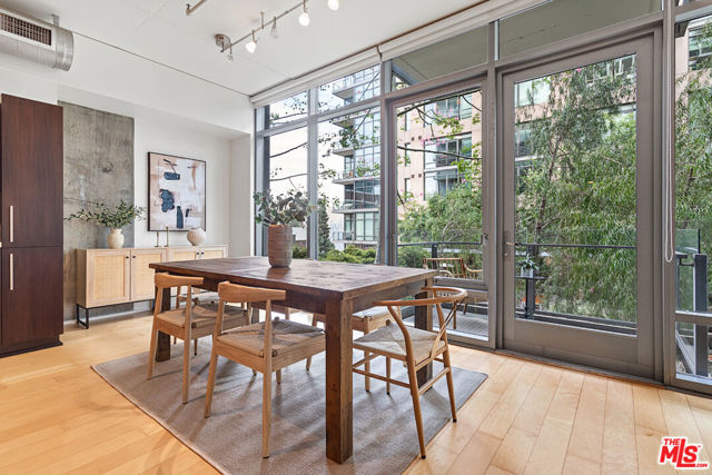 Property photo of 1100 S Hope ST