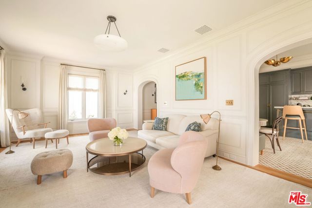 Property photo of 1424 N Crescent Heights BL