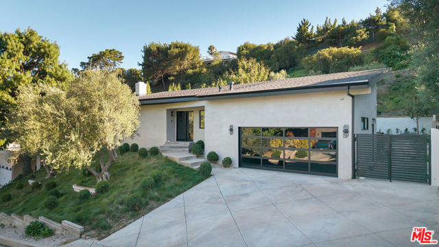 Property photo of 8628 Edwin DR
