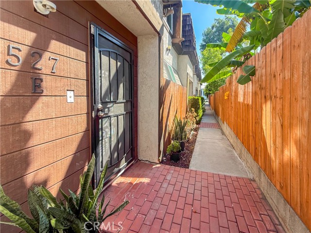 Photo of 527 Pomelo Av