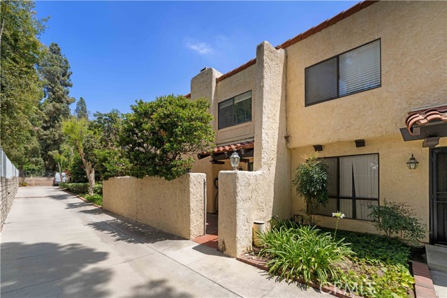 Property photo of 10126 Reseda
