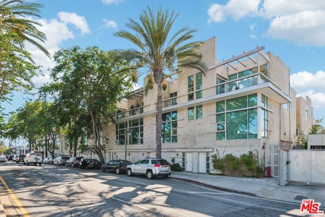 Property photo of 717 N Highland AV