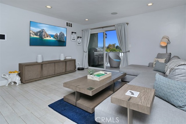 Property photo of 13543 Moorpark ST